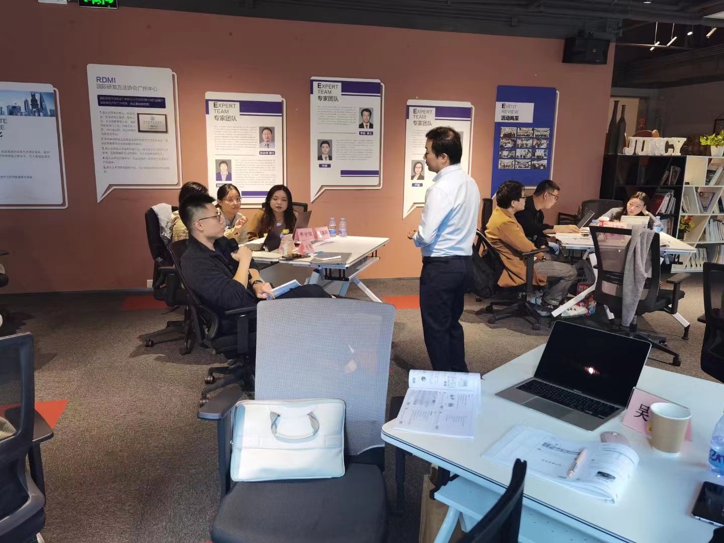 RDMI®TRIZ四级专家李淼博士为广州理工学院的教师们进行TRIZ一级培训 RDMI®TRIZ四级专家李淼博士为广州理工学院的教师们进行TRIZ一级培训