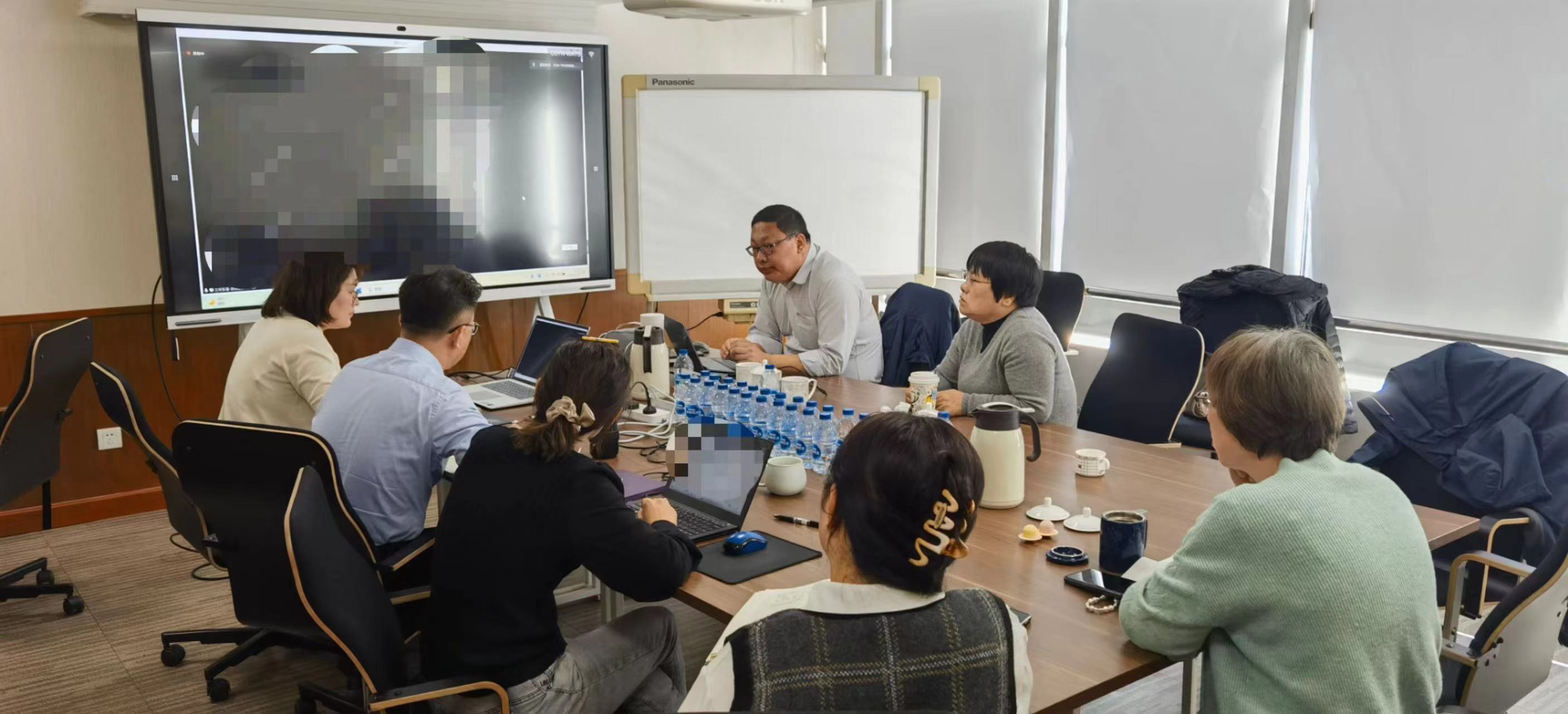 孙永伟博士带领北京某高新技术企业推进创新方法解决研发中的技术难题 孙永伟博士带领北京某高新技术企业推进创新方法解决研发中的技术难题